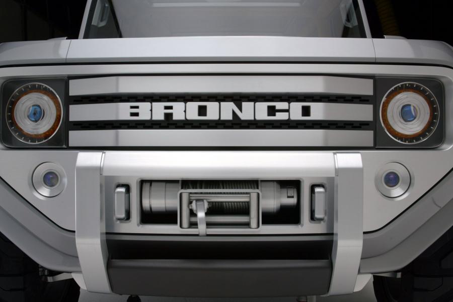  Ford Bronco Concept 2004 года  (фото 13 из 64)